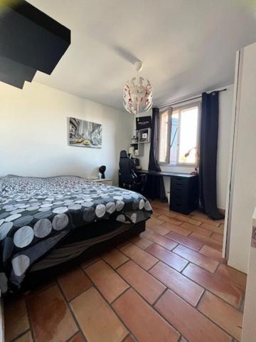 Maison de plain-pied – 90 m²  entiérement rénovée.