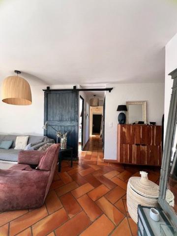 Maison de plain-pied – 90 m²  entiérement rénovée.