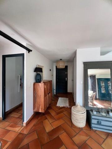 Maison de plain-pied – 90 m²  entiérement rénovée.