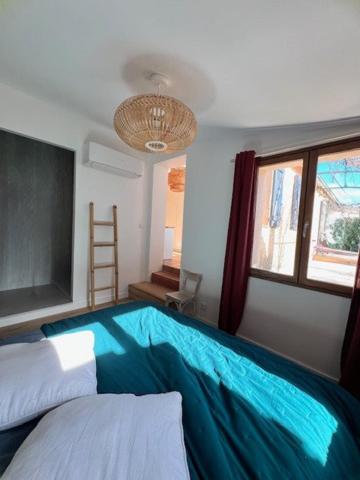 Maison de plain-pied – 90 m²  entiérement rénovée.