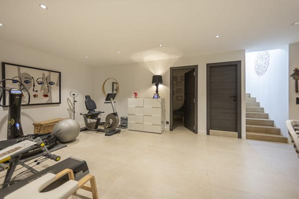 Belle villa contemporaine à Mougins proche vieux village et écoles internationales