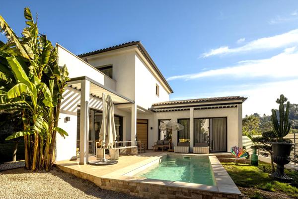 Belle villa contemporaine à Mougins proche vieux village et écoles internationales
