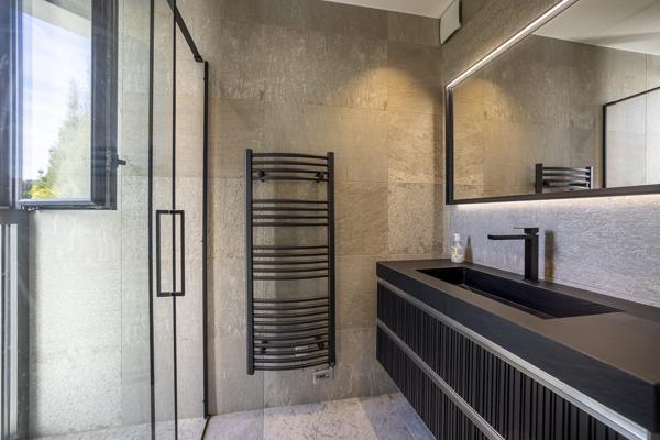 Belle villa contemporaine à Mougins proche vieux village et écoles internationales