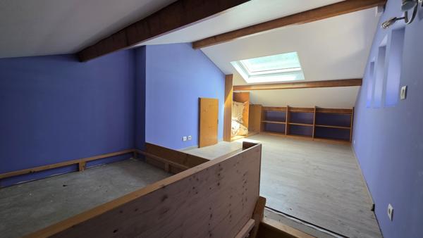 Maison
         3 pièces
        - 92 m² 160 000 € *