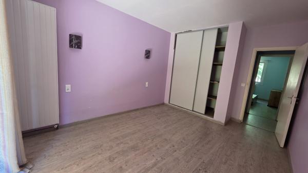 Maison
         3 pièces
        - 92 m² 160 000 € *
