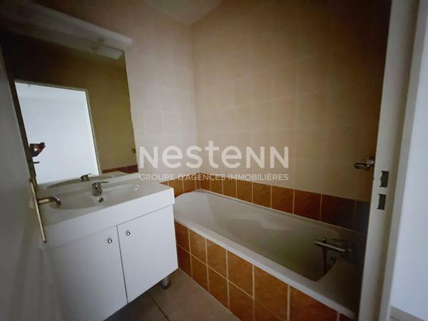 Appartement T2 avec Terrasse au Fort de Bron dans un immeuble récent et Garage - 69500 BRON