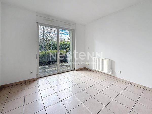Appartement T2 avec Terrasse au Fort de Bron dans un immeuble récent et Garage - 69500 BRON
