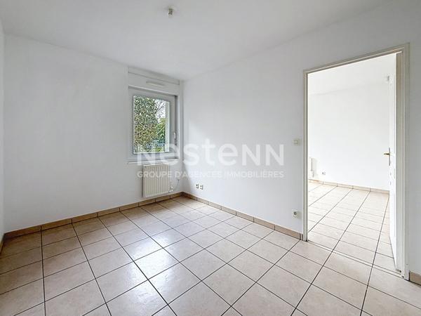 Appartement T2 avec Terrasse au Fort de Bron dans un immeuble récent et Garage - 69500 BRON