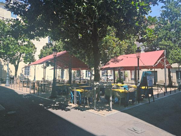 Fonds De Commerce
        
        - 160 m² 77 000 € *