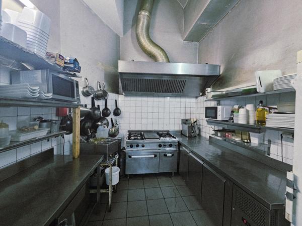 Fonds De Commerce
        
        - 160 m² 77 000 € *