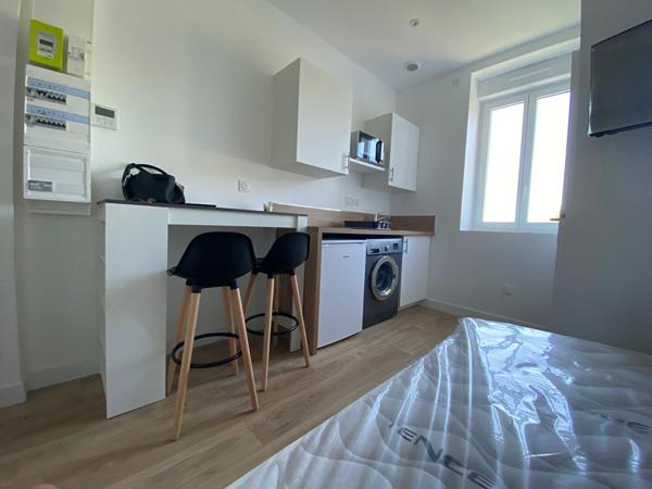 CENTRE VILLE STUDIO MEUBLE RENOVE chauffage et eau compris , Brest