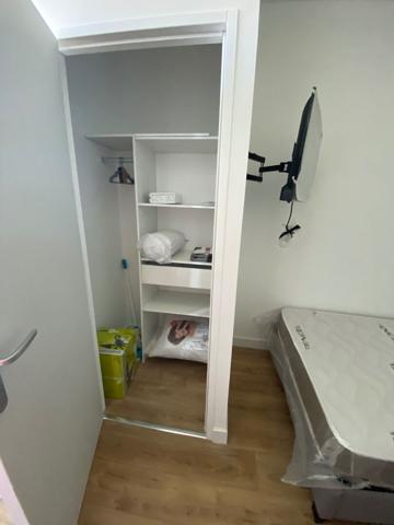 CENTRE VILLE STUDIO MEUBLE RENOVE chauffage et eau compris , Brest