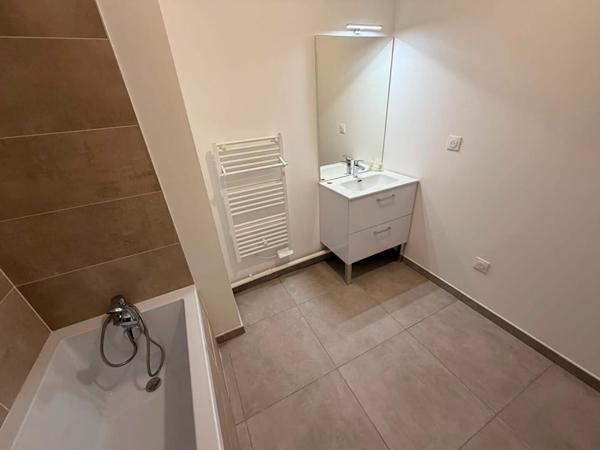 A LOUER : T3 à SECLIN • • 785 € CC • Réf. 1575-A208
