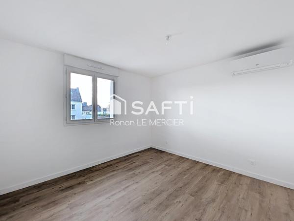 Maison neuve RE 2020 avec garage et jardin