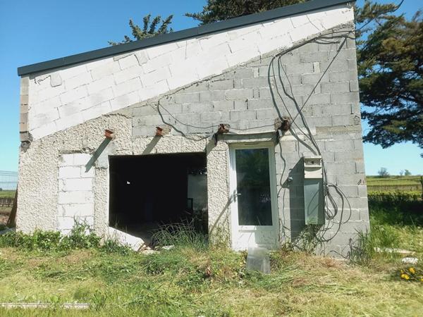 TERRAIN AVEC MAZET  et batiment agricole à Espondeilhan