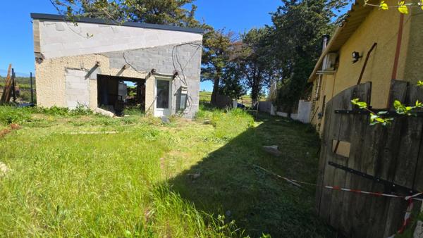 TERRAIN AVEC MAZET  et batiment agricole à Espondeilhan