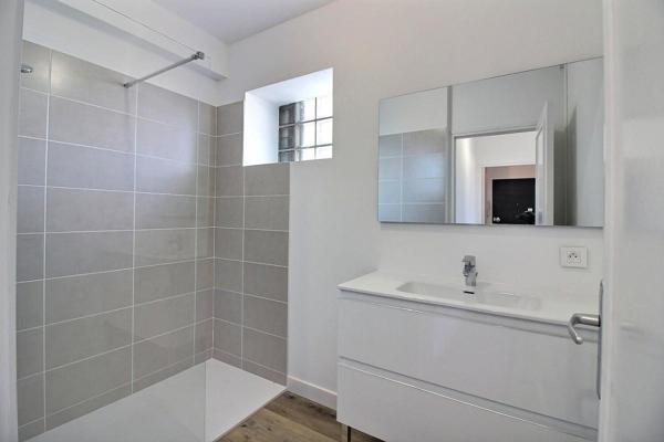 Appartement T3 rénové avec terrasse - Brive centre quartier Lycée - 169 900 euros