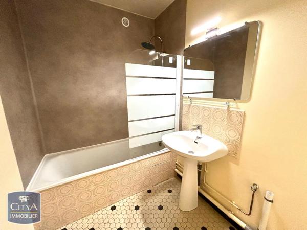 Appartement à louer 3 pièces 65.97m² Riom (63200)