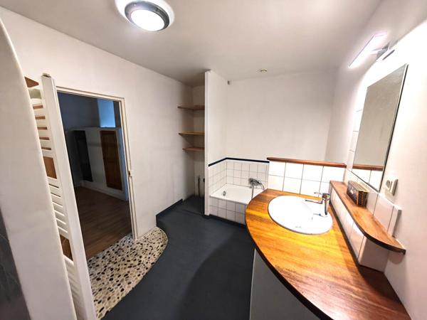 Appartement + Local 3 pièces à Marseille -  Conception / Camas