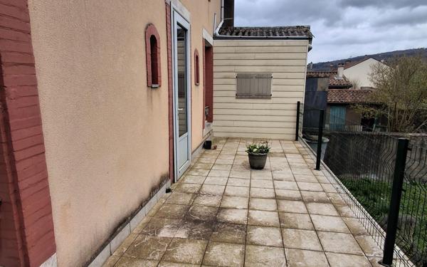 Maison à vendre    3 pièces •  Lacabarède