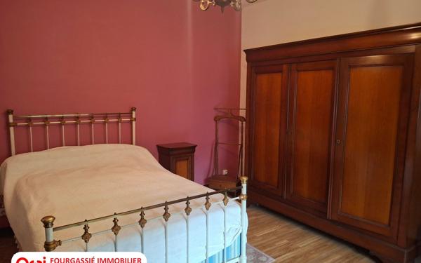 Maison à vendre    3 pièces •  Lacabarède