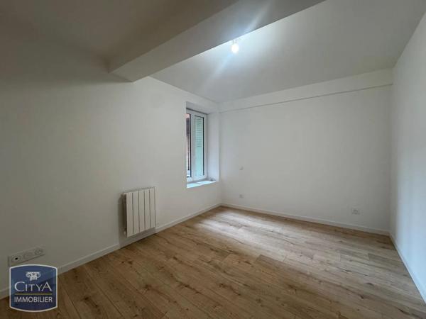 Appartement à louer 2 pièces 36.1m² Saint-Laurent-sur-Saône (01750)