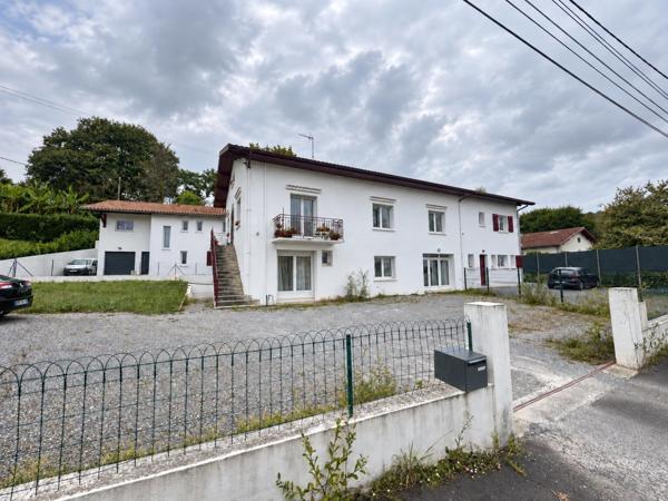 T4 en duplex avec jardin à Larressore