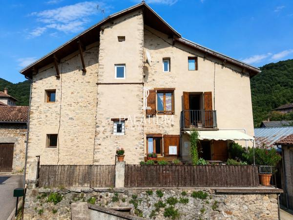 Maison de caractère – 260 m² – 4 appartements & revenus locatifs