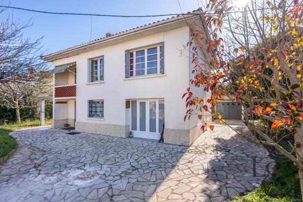 Maison traditionnelle des années 1970 à vendre à Villeneuve-sur-Lot