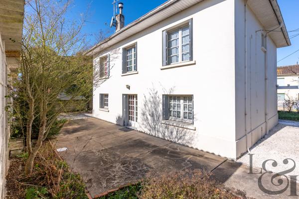 Maison traditionnelle des années 1970 à vendre à Villeneuve-sur-Lot