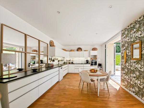 Mas à vendre 9 pièces CABANNES (13)