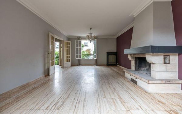 Maison à vendre    6 pièces • 180 m2 Saint-Maur-des-Fossés