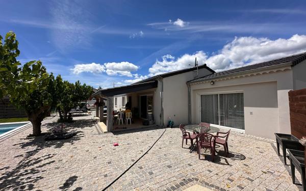 Maison à vendre    5 pièces •  Lablachère