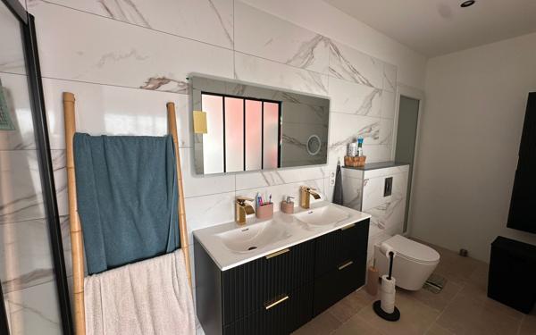 Maison à vendre    5 pièces •  Lablachère