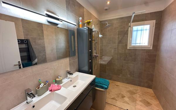 Maison à vendre    5 pièces •  Lablachère