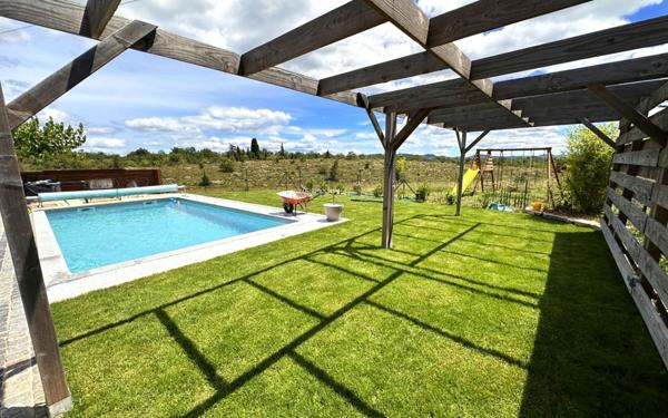 Maison à vendre    5 pièces •  Lablachère