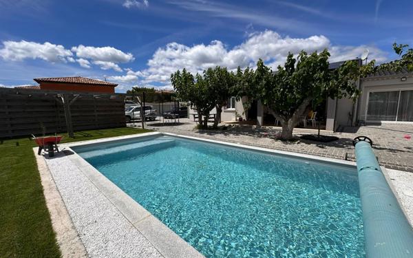 Maison à vendre    5 pièces •  Lablachère