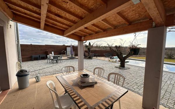 Maison à vendre    5 pièces •  Lablachère