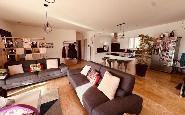 Maison à vendre    5 pièces •  Lablachère