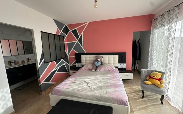 Maison à vendre    5 pièces •  Lablachère