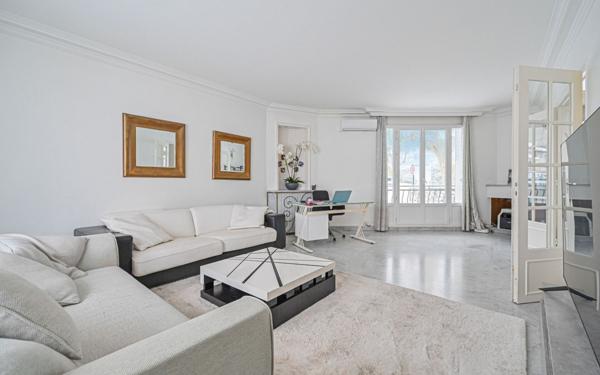 Maison à vendre    6 pièces •  Pantin