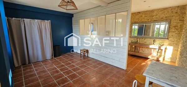 Une maison en pierre pleine de charme, rénovée avec grands volumes