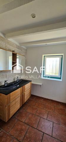 Une maison en pierre pleine de charme, rénovée avec grands volumes