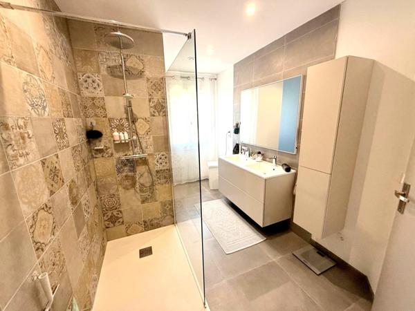 Villa T5 avec piscine et garage proche Ajaccio