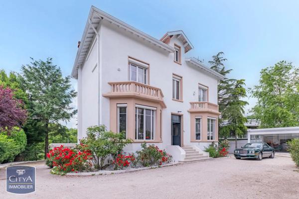 Vente maison 9 pièces de 230m²