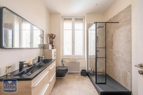 Vente maison 9 pièces de 230m²