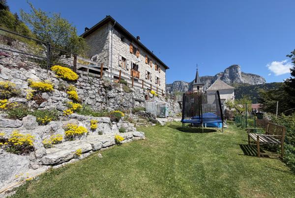 Corbel (73160) Magnifique maison en pierre - entièrement rénovée - Vue dominante imprenable - exceptionnelle - 25mn Chambéry