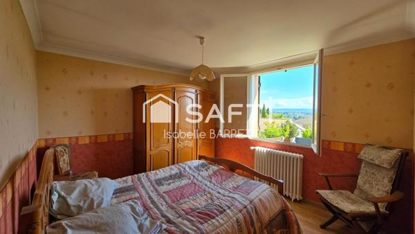 Coup de cœur en devenir : maison avec beau potentiel dans un cadre paisible