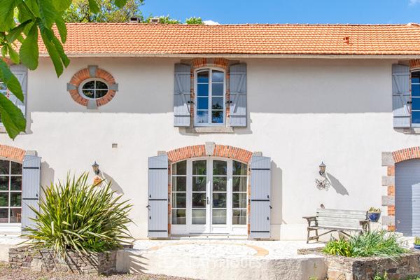 Longère rénovée au coeur du vignoble de Mareuil