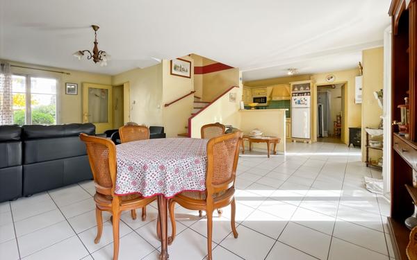 Maison à vendre    5 pièces • 99,01 m2 Fréjus